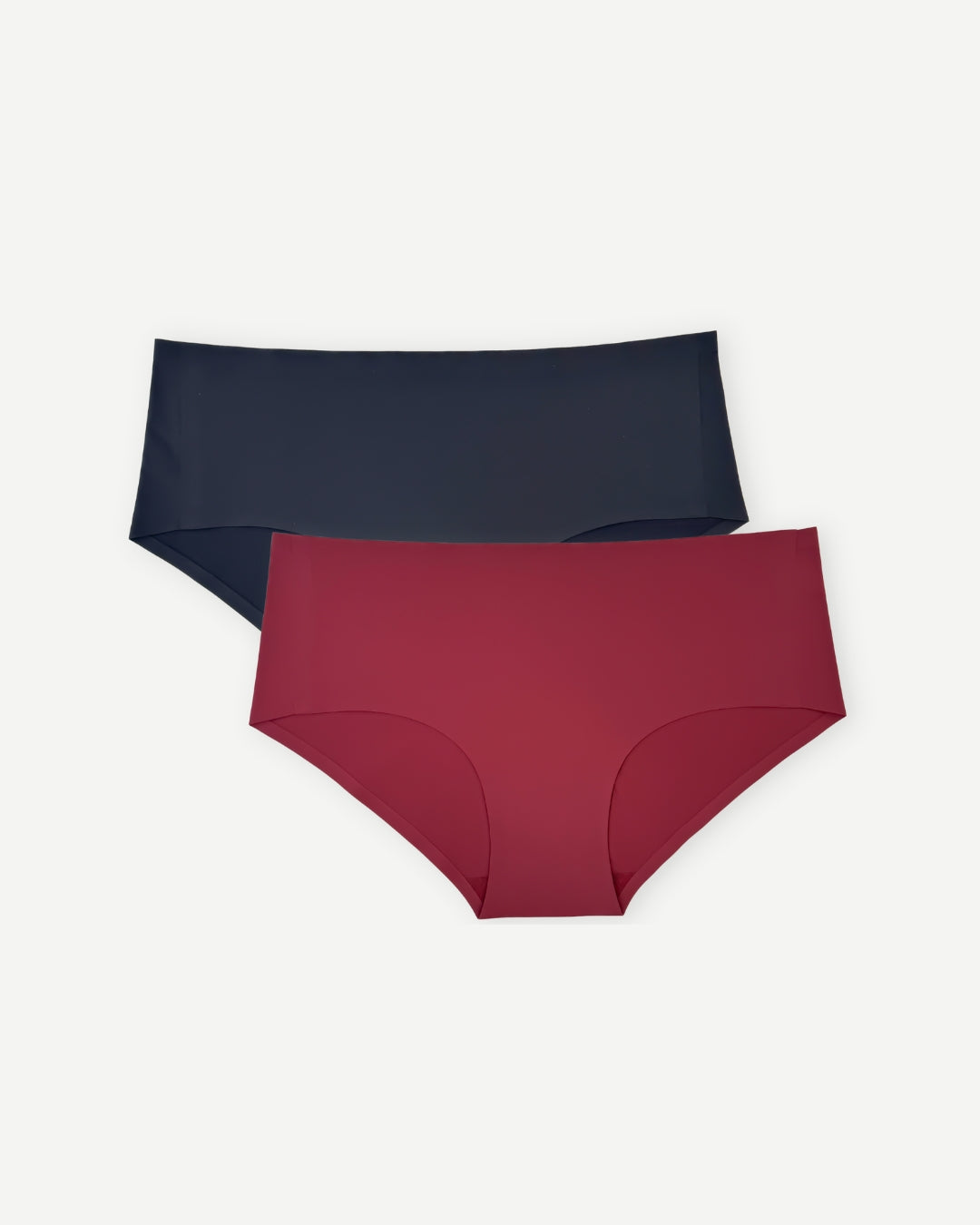 Set of two seamless, sustainable undies in black and burgundy